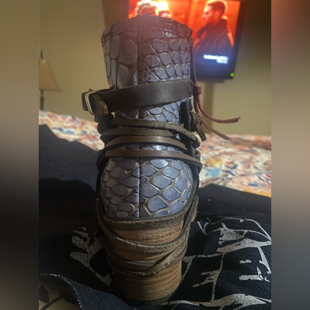 Freebird “Most Wanted” turquoise booties! - Picture 4 of 6
